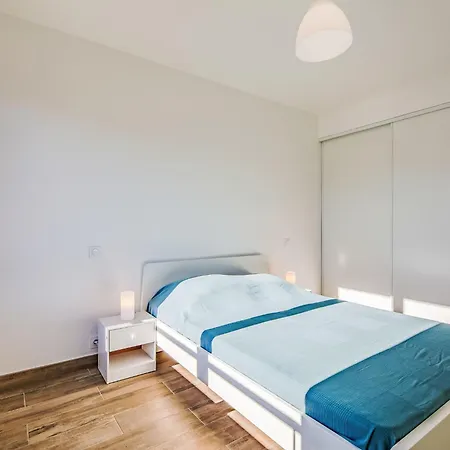 Azur By Interhome