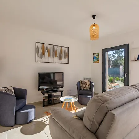 Azur By Interhome